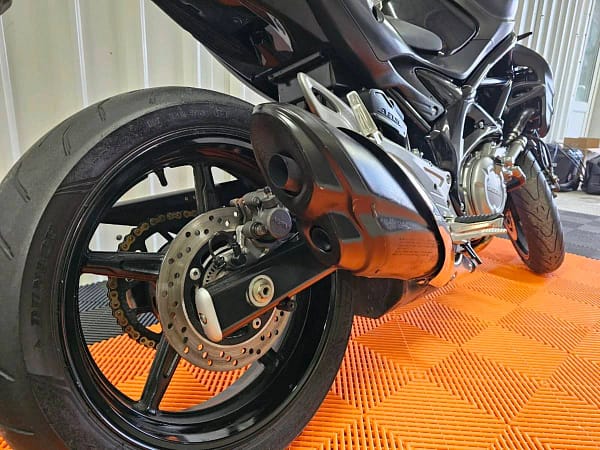 Suzuki Gladius 650 A2