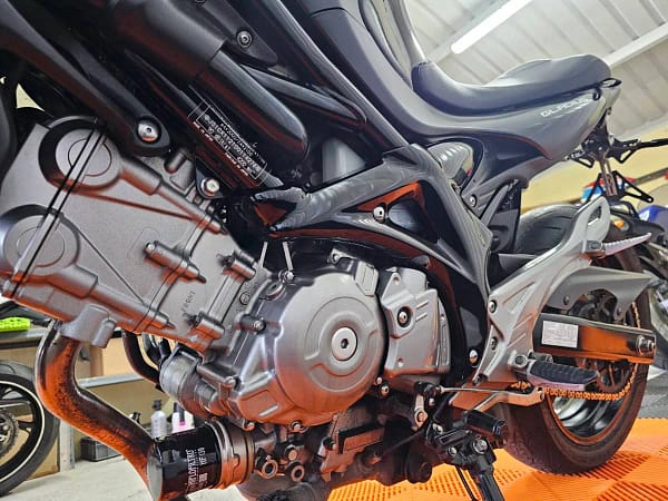 Suzuki Gladius 650 A2