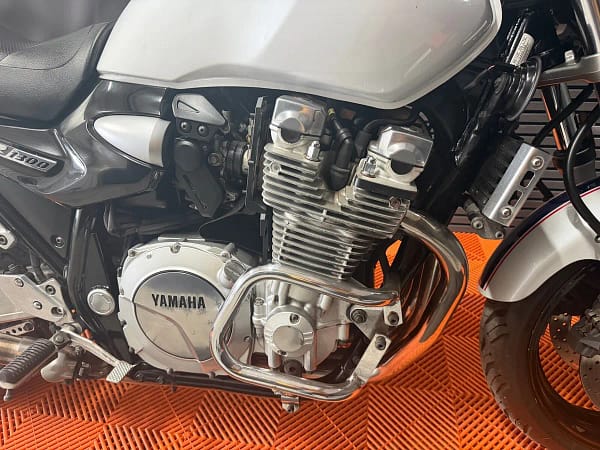 Yamaha XJR1300