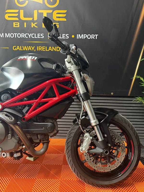 Ducati Monster 796