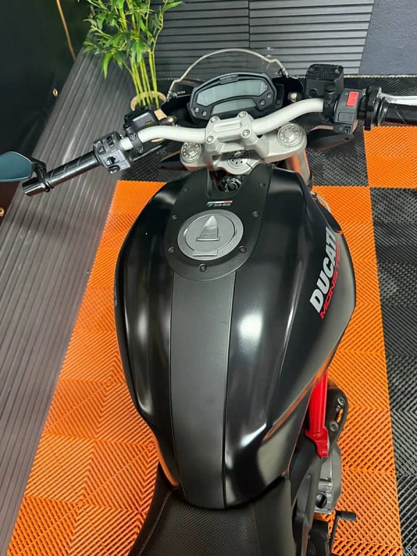Ducati Monster 796