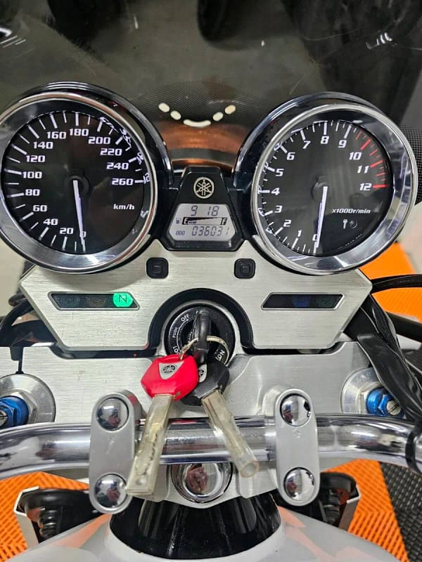 Yamaha XJR1300