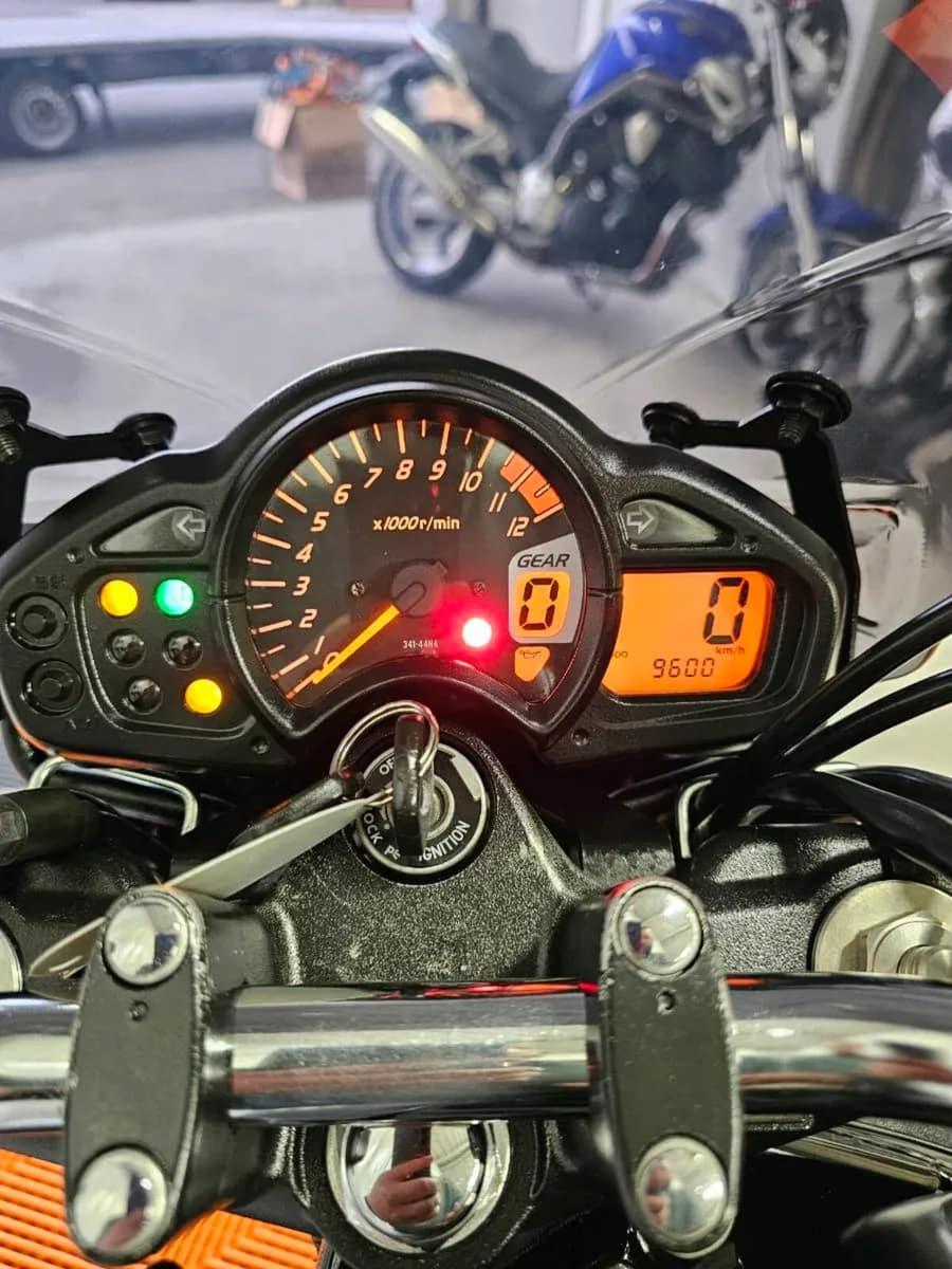 Suzuki Gladius 650 A2 - Image 7